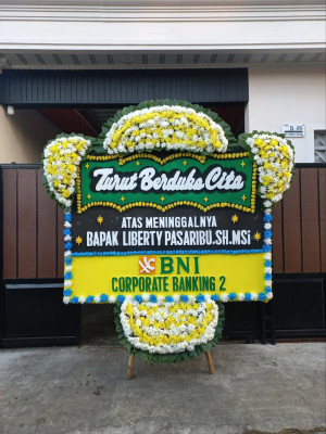 Papan Bunga Duka di Pulau Petak